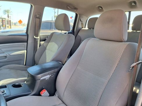 Used 2014 Toyota Tacoma PreRunner image 9