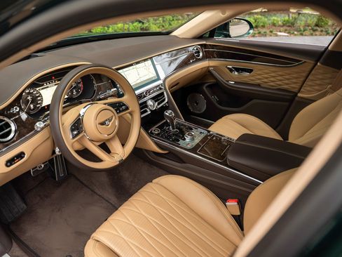 Used 2023 Bentley Flying Spur W12 image 26