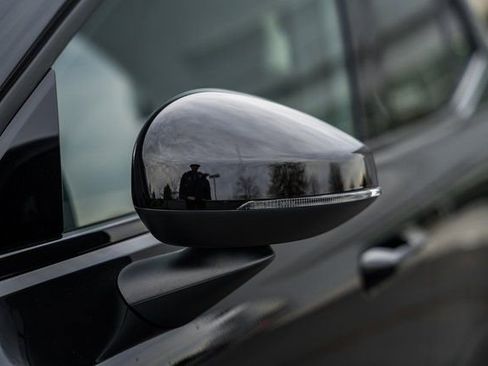 New 2026 Volvo EX30 Plus w/ Protection Package Premier image 15