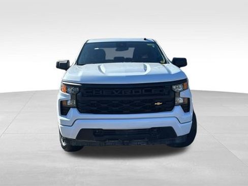 Used 2023 Chevrolet Silverado 1500 Custom image 2