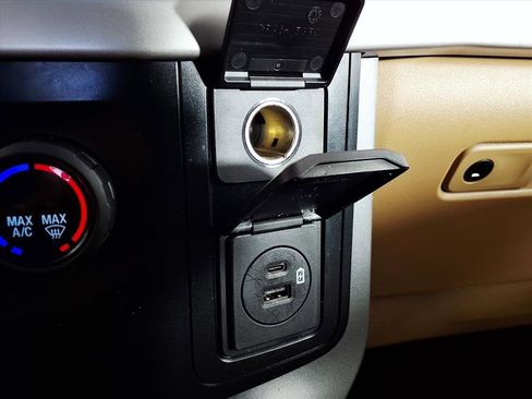 Used 2022 Ford F150 XLT image 12