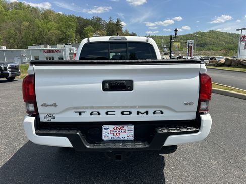 Used 2020 Toyota Tacoma SR AWD/4WD image 6