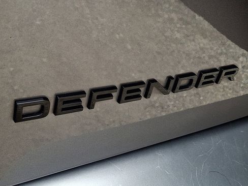 Used 2022 Land Rover Defender 110 S AWD/4WD image 29