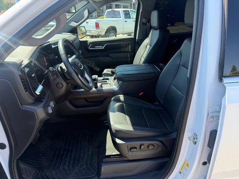 Used 2023 GMC Sierra 1500 SLT w/ SLT Premium Plus Package AWD/4WD image 10