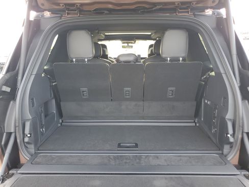 New 2025 Lincoln Navigator Black Label image 33