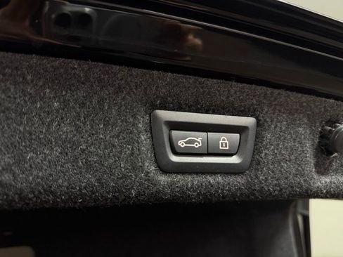 Used 2022 BMW 540i xDrive w/ Premium Package image 7