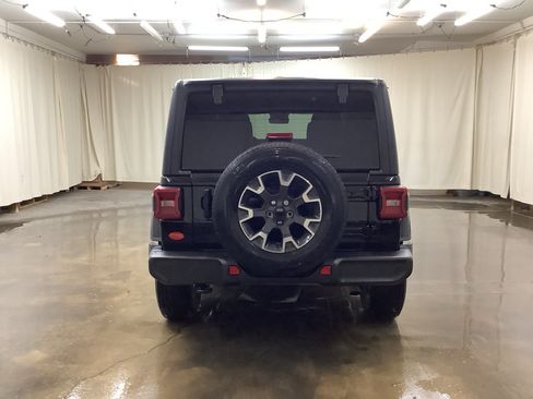 Used 2024 Jeep Wrangler Unlimited Sahara w/ Technology Group AWD/4WD image 6