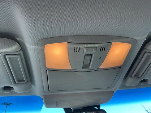 Used 2017 Nissan Armada Platinum w/ Interior Lighting Package image 20