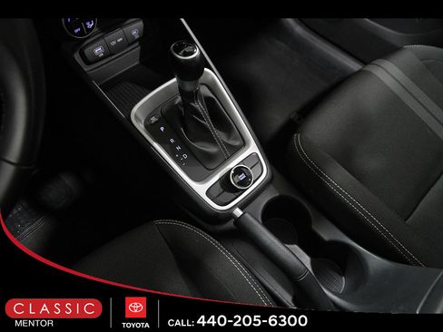 Used 2024 Hyundai Venue SEL FWD image 15