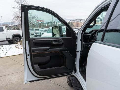 Used 2024 GMC Sierra 2500 AT4 w/ AT4 Premium Plus Package image 18