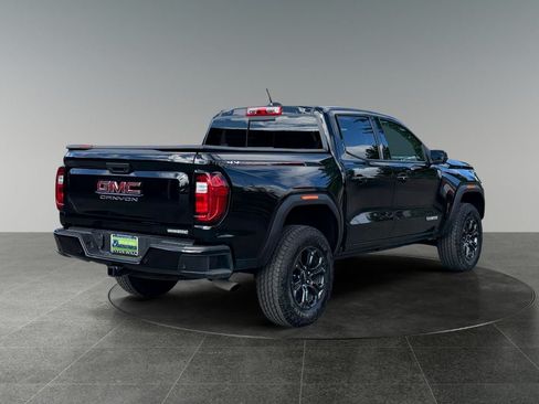 Used 2024 GMC Canyon Elevation w/ Elevation Premium Package AWD/4WD image 9