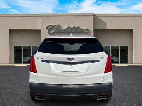 Used 2017 Cadillac XT5 Premium Luxury FWD image 4
