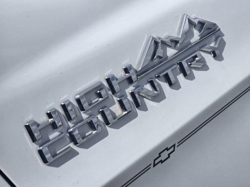Used 2023 Chevrolet Suburban High Country AWD/4WD image 12