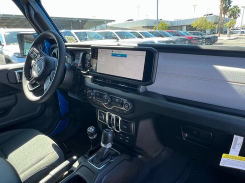 New 2025 Jeep Gladiator Sport AWD/4WD image 11