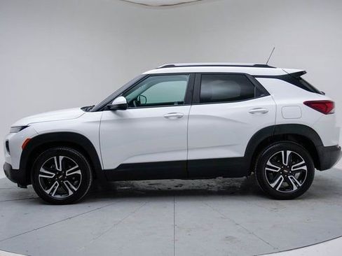 Used 2023 Chevrolet TrailBlazer LT image 2