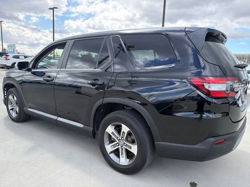 Used 2023 Honda Pilot EX-L image 2