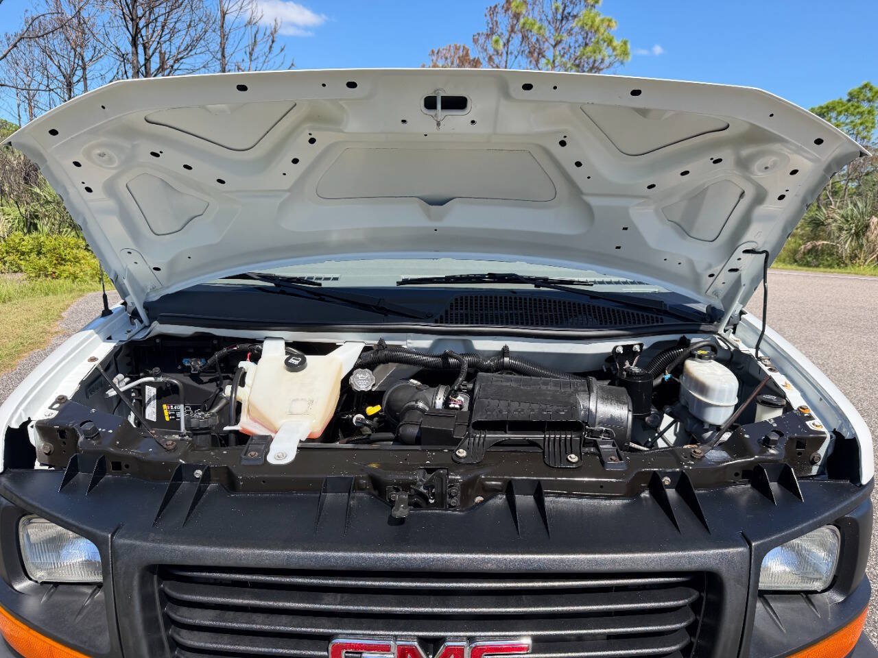 Used 2011 GMC Savana 2500 RWD image 26
