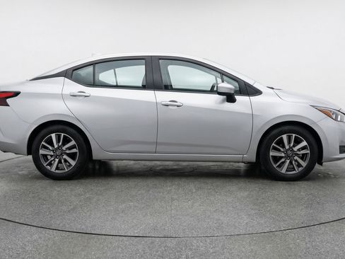 Used 2025 Nissan Versa SV FWD image 11