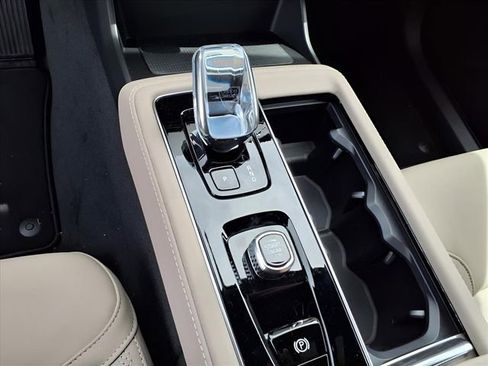 New 2025 Volvo XC90 T8 Core w/ Protection Package Premier image 17