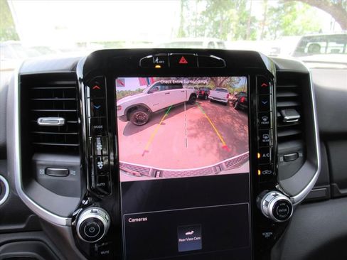 New 2026 RAM 1500 4x4 Crew Cab image 28