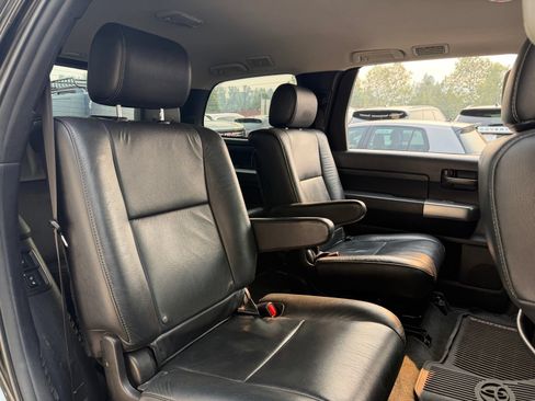 Used 2018 Toyota Sequoia TRD Sport AWD/4WD image 20