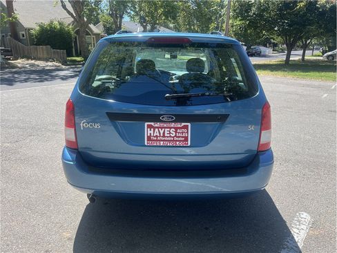 Used 2000 Ford Focus SE FWD image 6