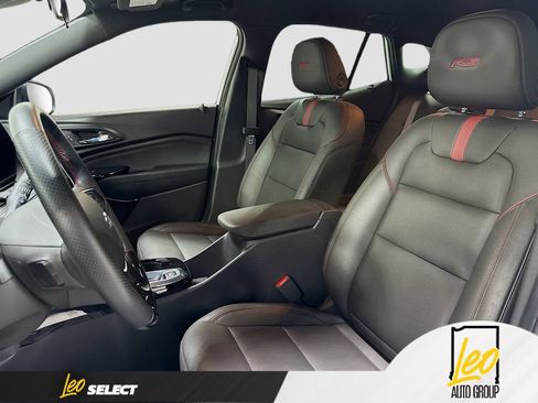 Used 2025 Chevrolet Trax RS w/ Driver Confidence Package FWD image 23