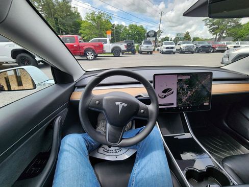 Used 2020 Tesla Model 3 Standard Range RWD image 14
