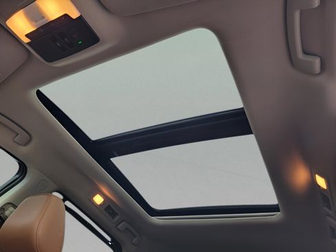 Used 2024 Nissan Pathfinder Platinum w/ Cargo Package image 23