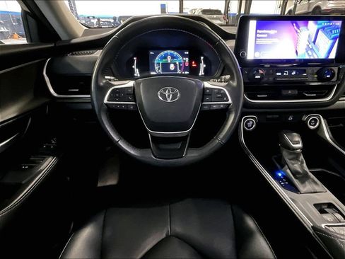 Used 2024 Toyota Grand Highlander AWD image 18