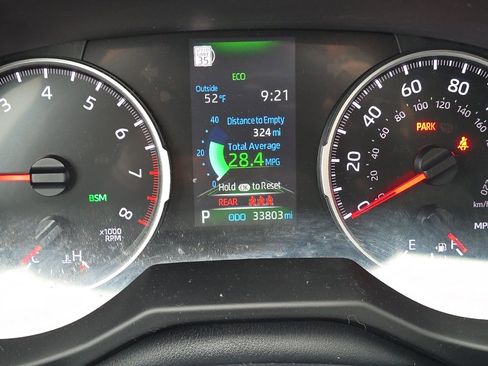 Used 2022 Toyota RAV4 XLE w/ Convenience Package image 11