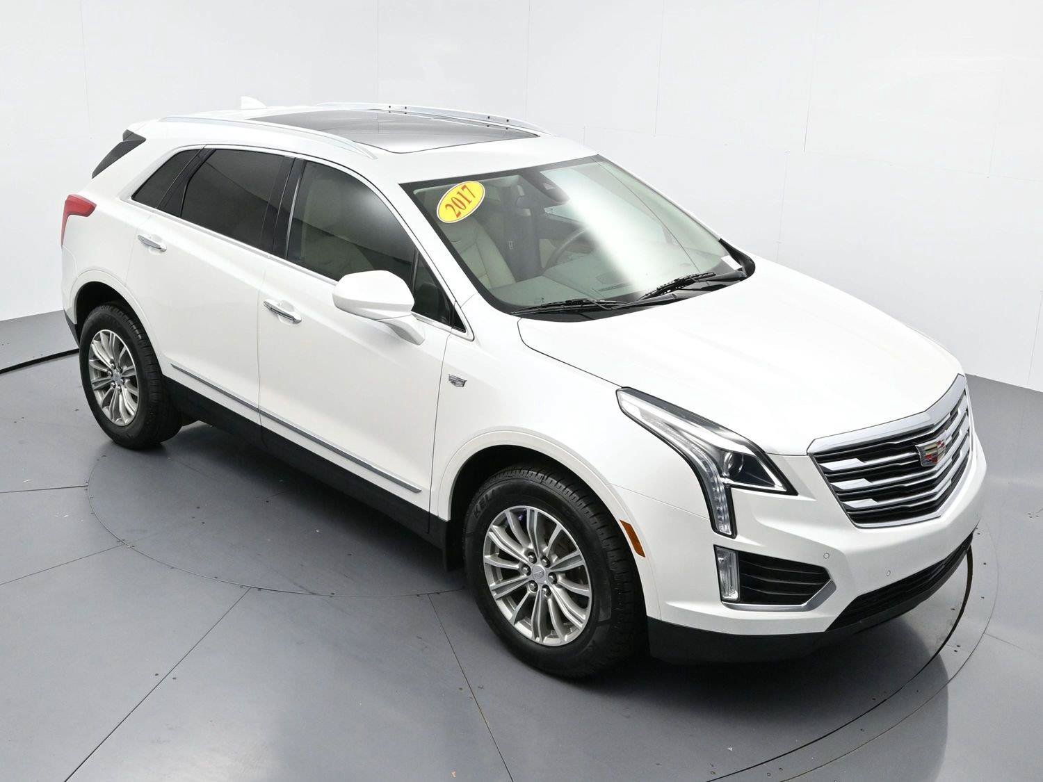 Used 2017 Cadillac XT5 Luxury w/ Driver Awareness Package FWD image 44