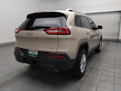Used 2015 Jeep Cherokee Latitude w/ Cold Weather Group AWD/4WD image 9