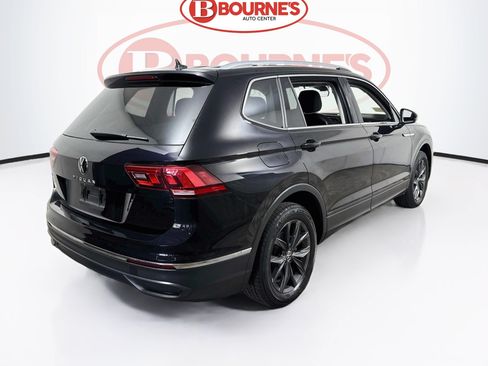 Used 2023 Volkswagen Tiguan SE FWD image 10