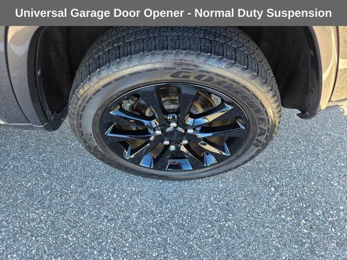 Used 2017 Jeep Grand Cherokee Altitude image 15