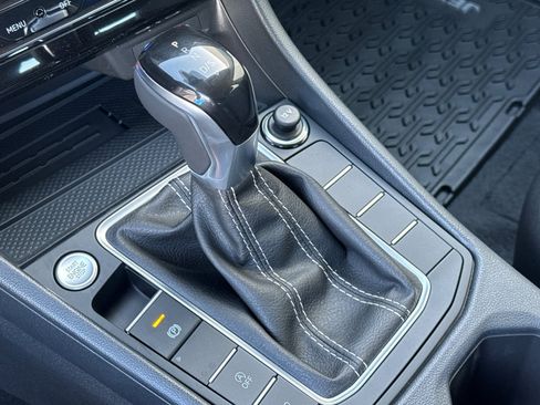 New 2025 Volkswagen Jetta SE image 18
