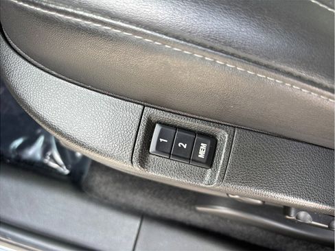 Used 2018 Buick Encore Premium image 24