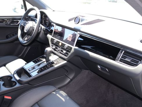 New 2026 Porsche Macan AWD/4WD image 27