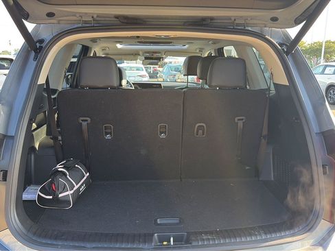 Used 2025 Kia Telluride S FWD image 3