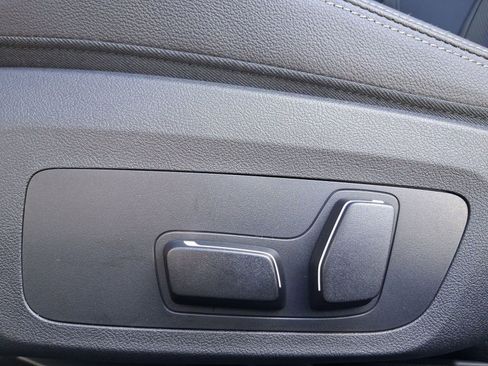 Used 2025 BMW 230i 230i w/ Convenience Package image 13