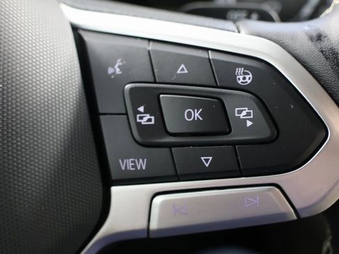 Used 2024 Volkswagen Atlas SE image 13