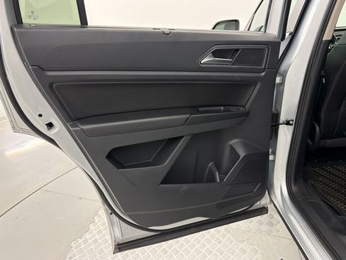 Used 2018 Volkswagen Atlas SEL w/ R-Line Package FWD image 28