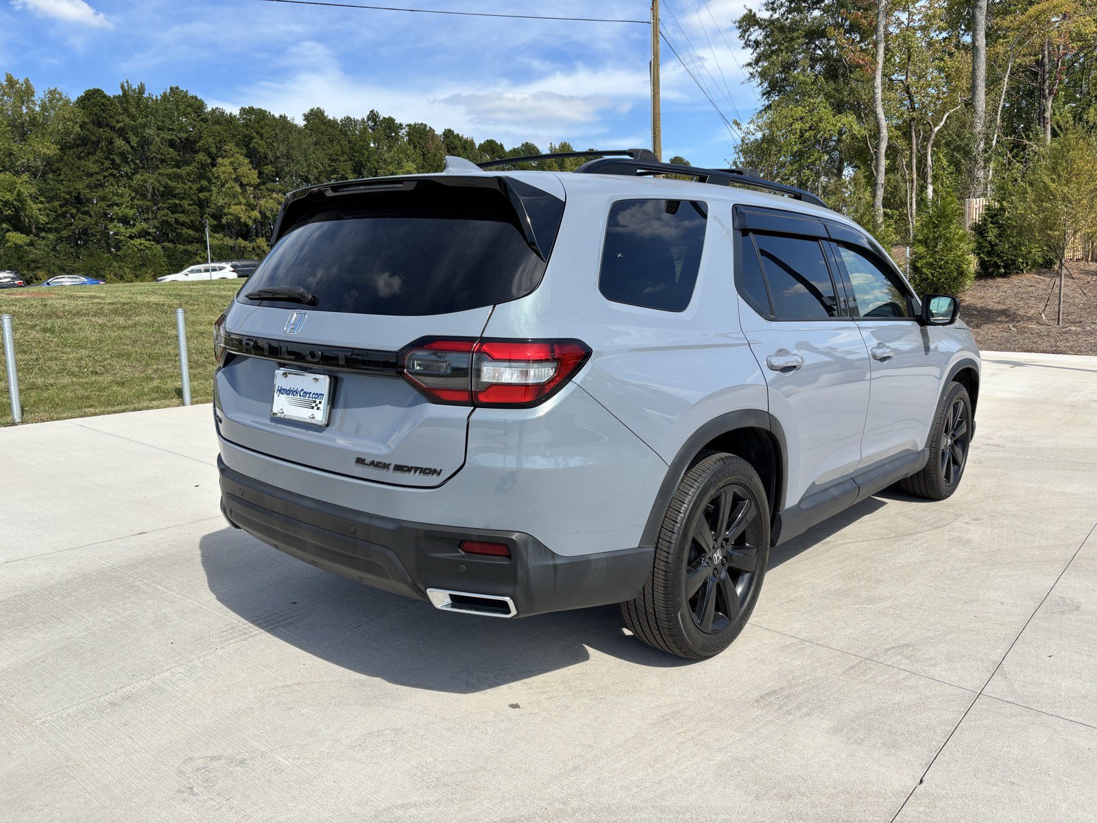 Used 2025 Honda Pilot Black Edition image 10