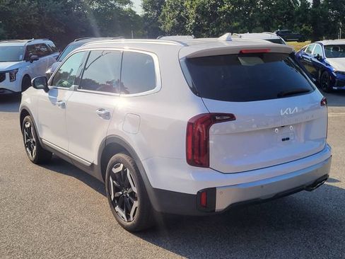 Certified 2024 Kia Telluride S w/ S Sunroof Package FWD image 5