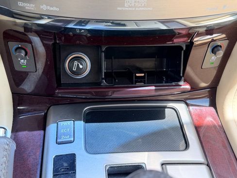 Used 2013 Lexus LX 570 4WD w/ Luxury Pkg image 58
