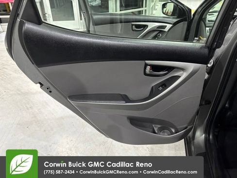 Used 2014 Hyundai Elantra SE FWD image 14