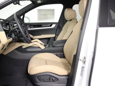 New 2026 Porsche Cayenne image 5