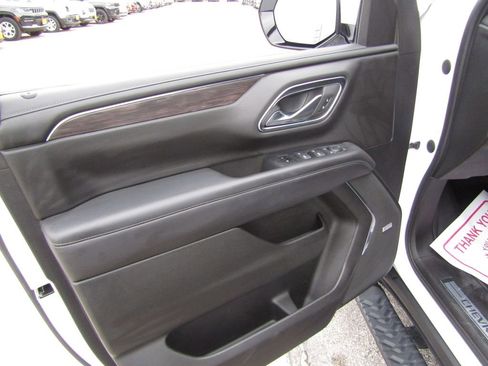 Used 2023 Chevrolet Tahoe Z71 w/ Luxury Package image 28