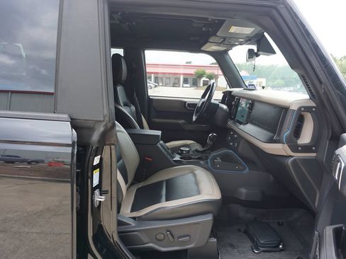 Used 2023 Ford Bronco Wildtrak AWD/4WD image 15