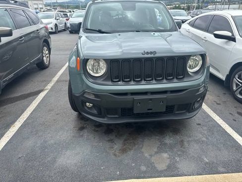 Used 2018 Jeep Renegade Altitude FWD image 7